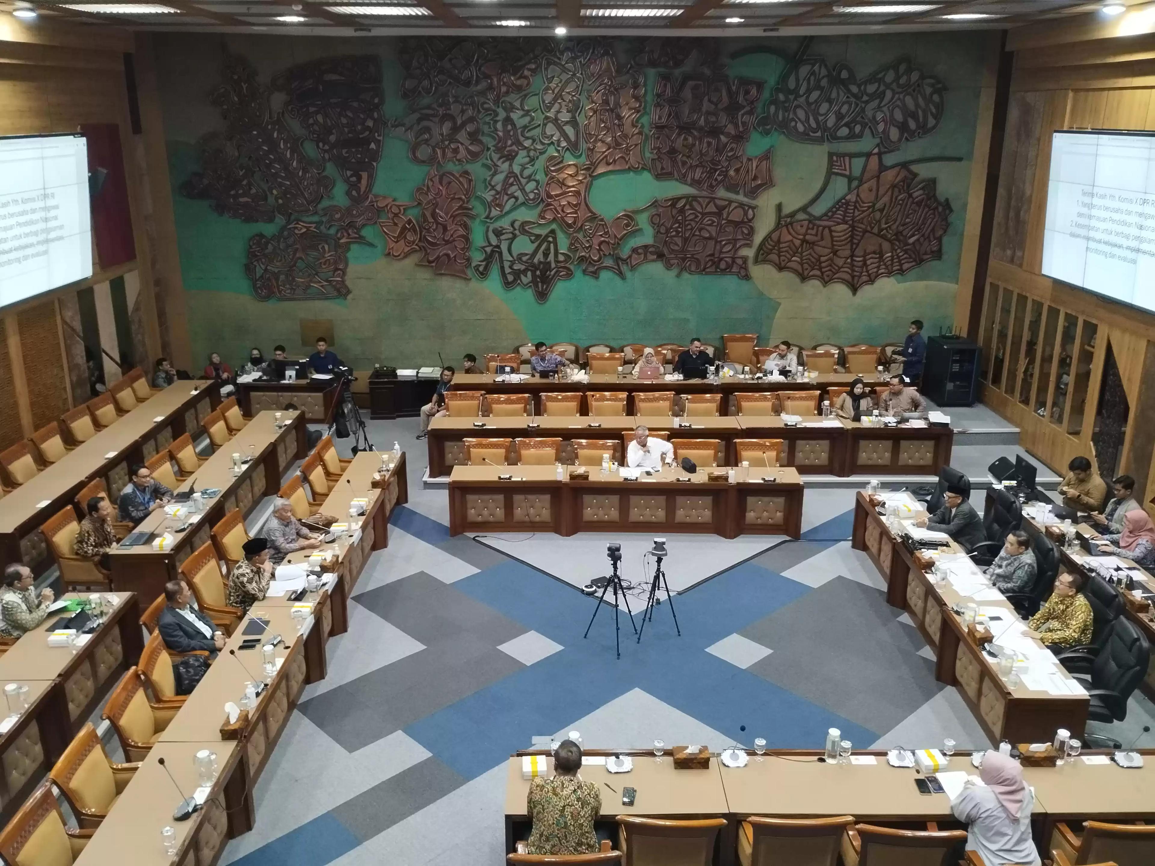 REPUBLIK Pendidikan