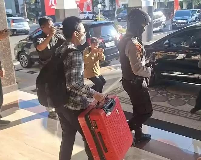 Ruangan Digeledah, Kabiro Kesra Jatim Imam Hidayat sebut KPK Bawa Data Korupsi Dana Hibah