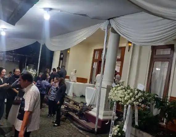 Rumah Duka Titiek Puspa
