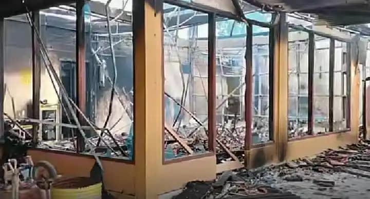 Rumah Kades di Lampung Tengah dibakar massa