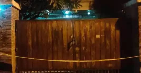 Rumah mantan Bupati Jembrana Bali Ida Bagus Ardana (84) dan istrinya Sri Wulan Trisna (64) yang ditemukan di rumahnya di Jalan Gurita, Sesetan, Denpasar Selatan, Bali