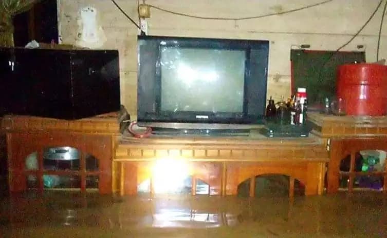 rumah terendam banjir