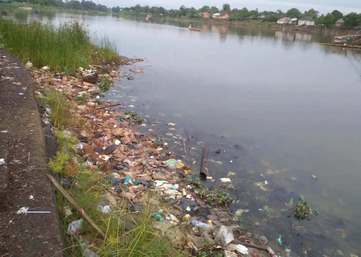 SampahDanauSipinJambi