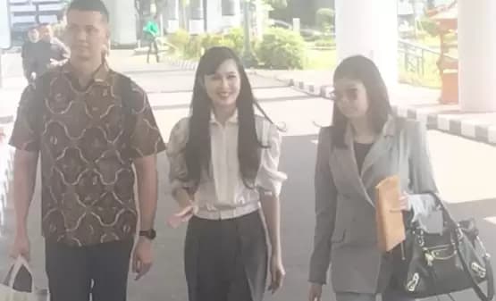 Sandra Dewi Tiba di Kejagung