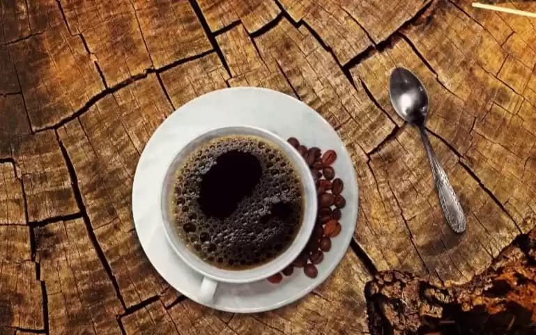 Secangkir Kopi Hitam