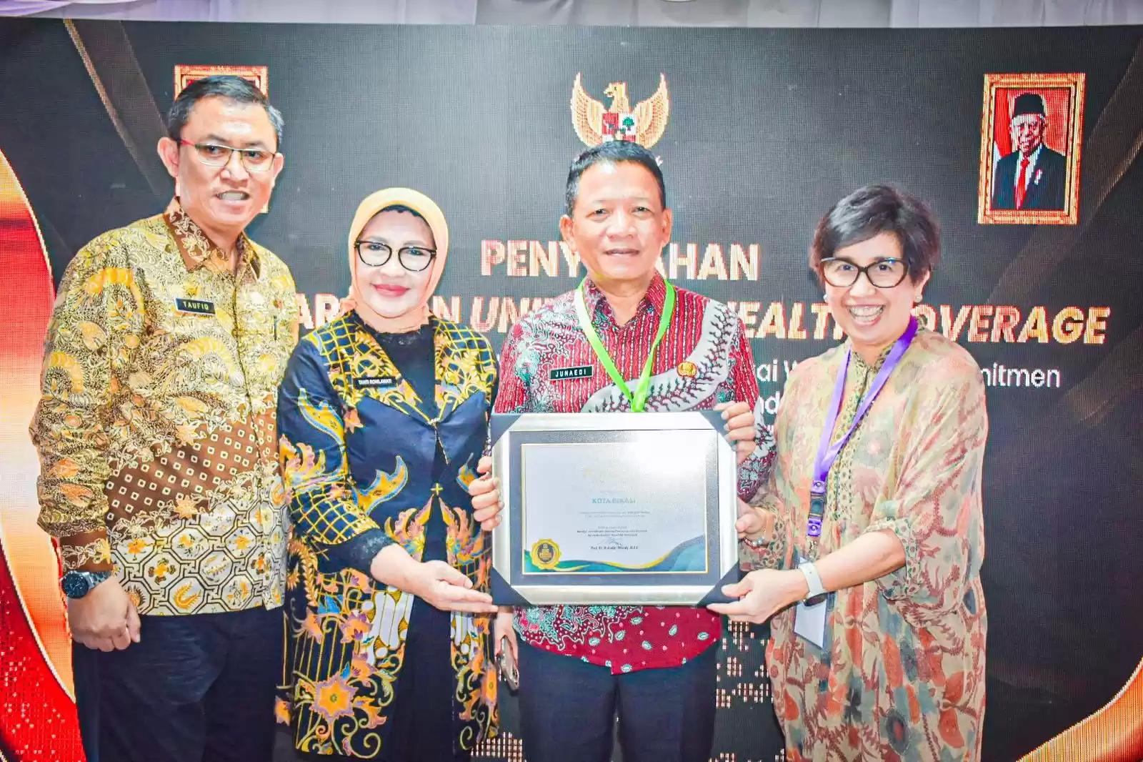 Sekretaris Daerah Kota Bekasi, Junaedi, Didampingi Kadinkes, Kadisdukcapil, dan Kepala BPJS