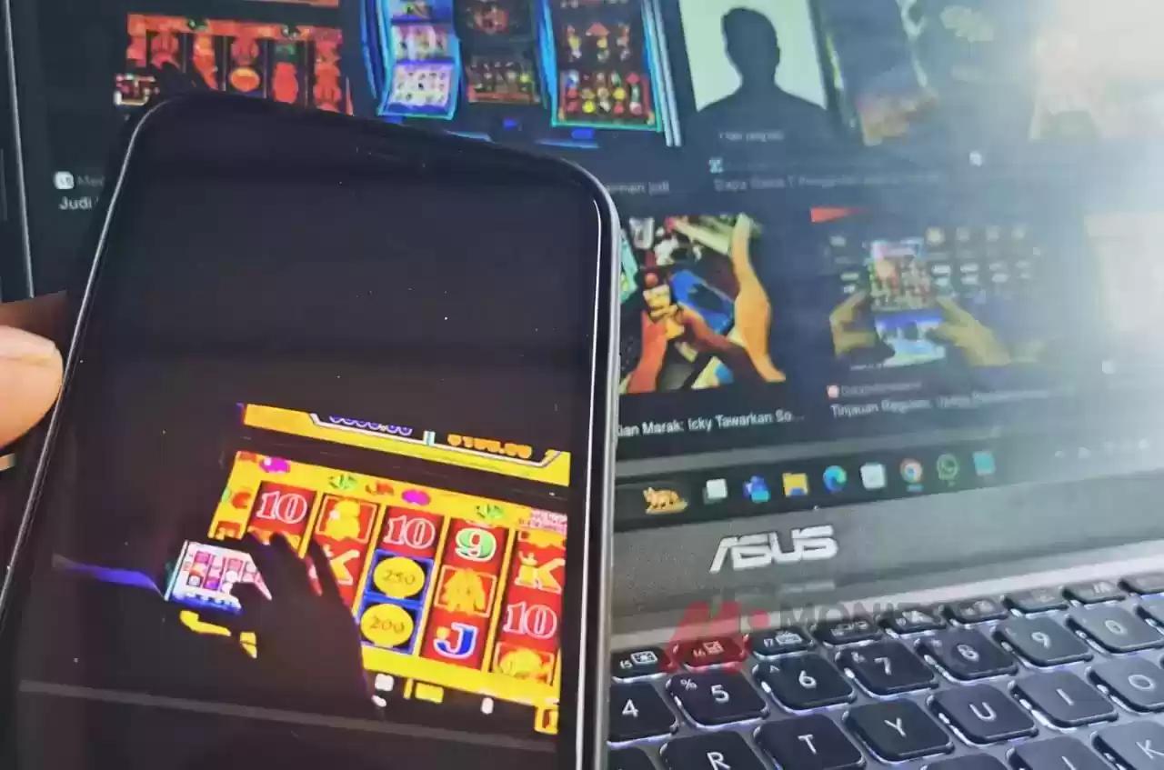 Selebgram Geminigirls, Yani Karin Judi Online