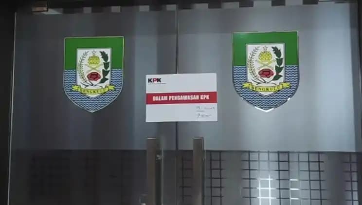 Sempat Disegel, KPK Acak-acak Ruangan Gubernur dan Sekda Bengkulu
