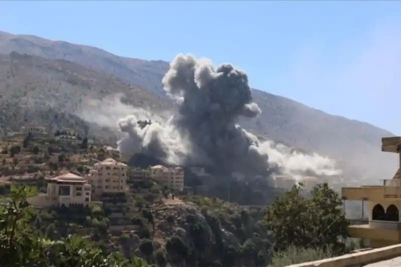 Serangan udara israel