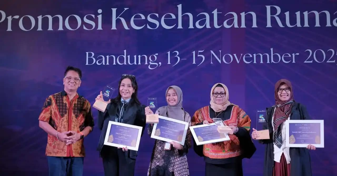 Sesi foto bersama pemenang Inovasi Video Promosi Kesehatan
