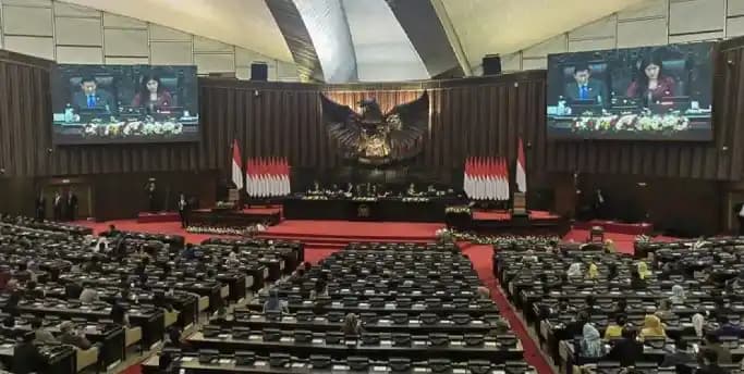 sidang paripurna  MPR