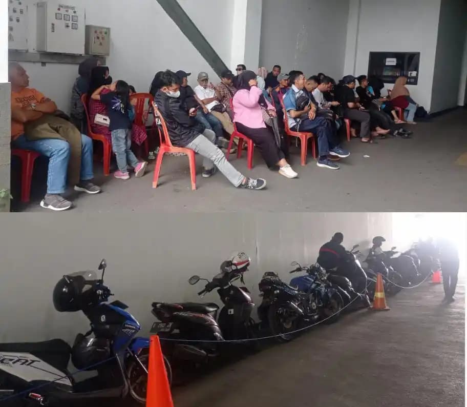 Suasana antrean wajib pajak di Gedung Pelayanan BPKB Polda Jabar