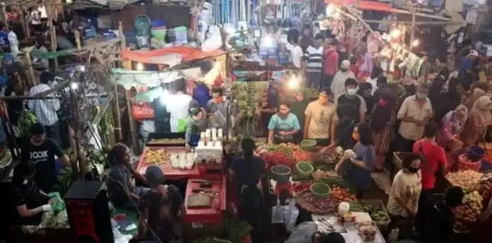 Suasana Kios Penampungan Sementara Pedagang Pasar Kranji Baru, Kota Bekasi.