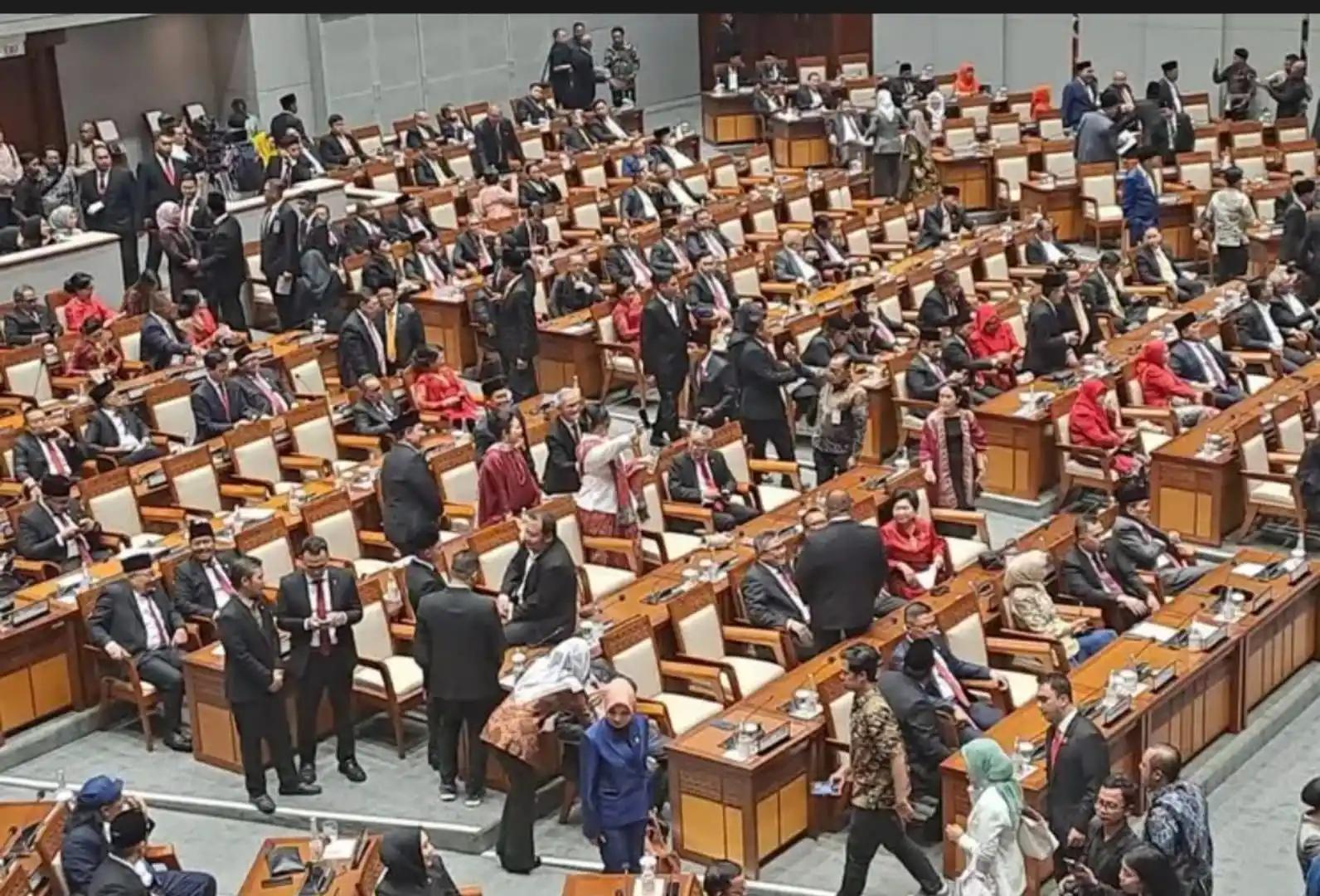 Suasana pelantikan