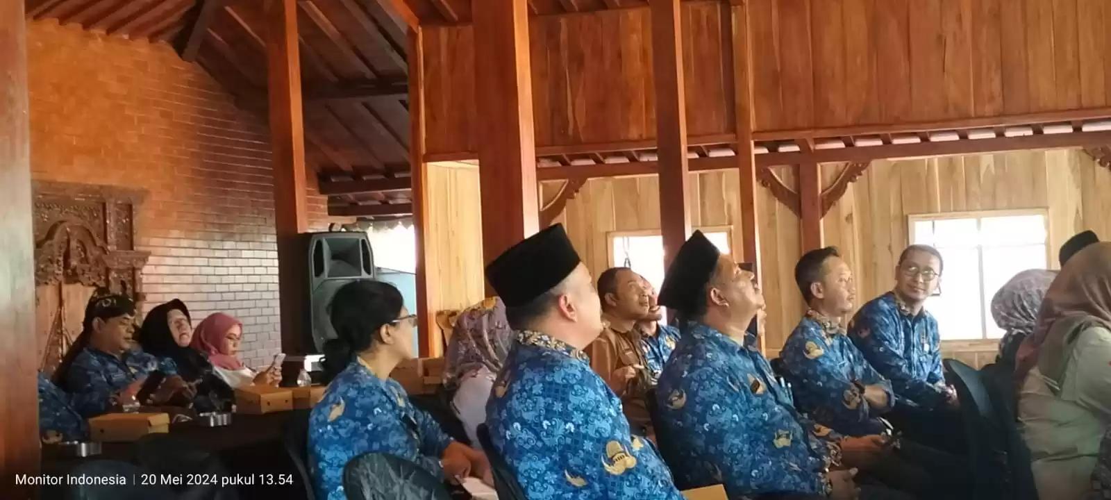 Suasana rakor DPMD provinsi Jawa Timur bersama DPMD kab. Blitar.