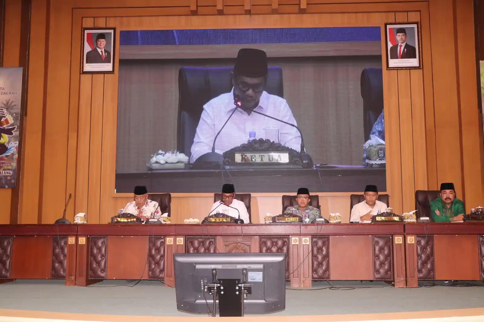 Suasana  rapat paripurna DPRD Kabupaten Malang