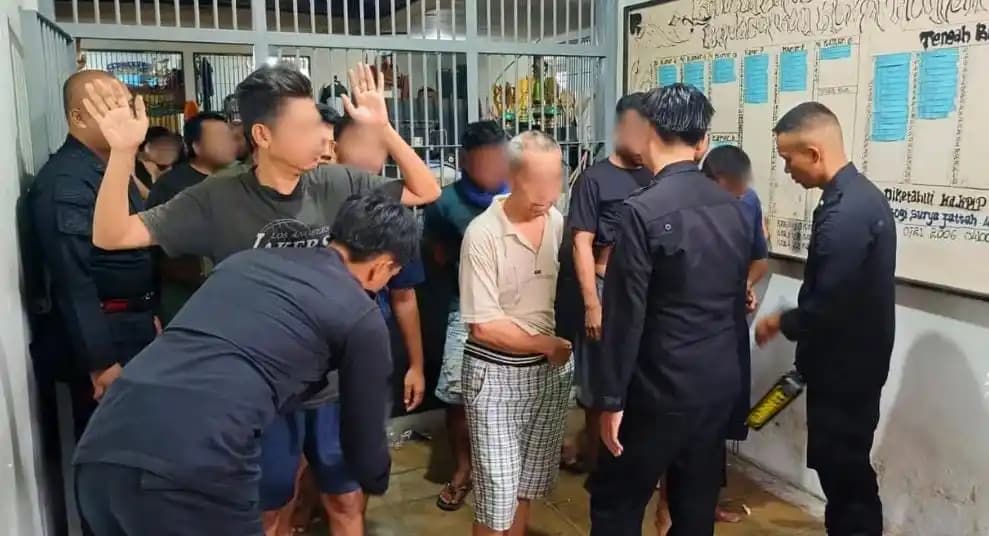 Suasana razia di Blok B1 Lapas Jambi