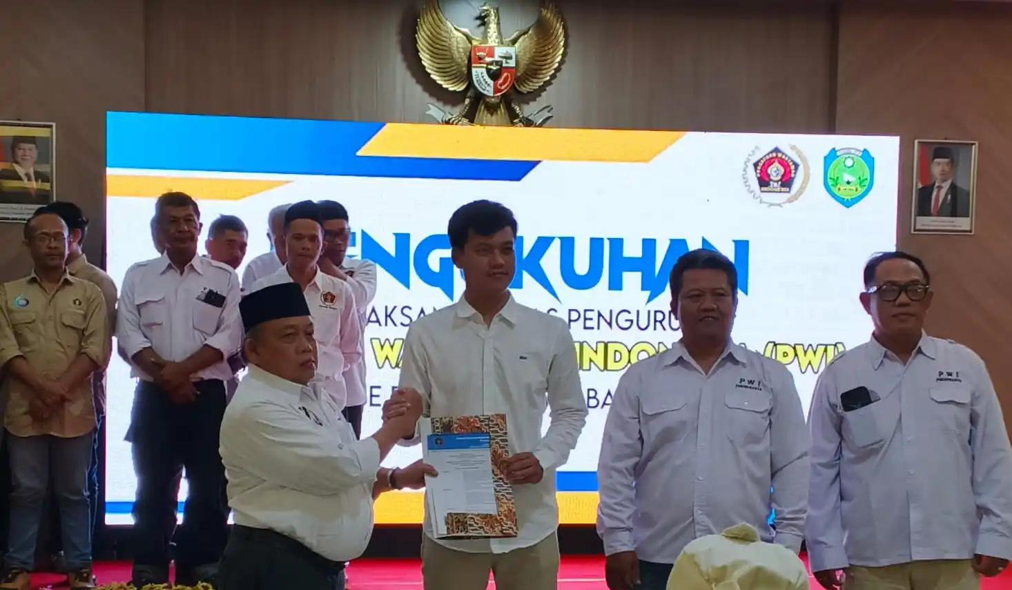 Suasana saat pengukuhan Ketua Plt PWI Purwakarta di Indramayu