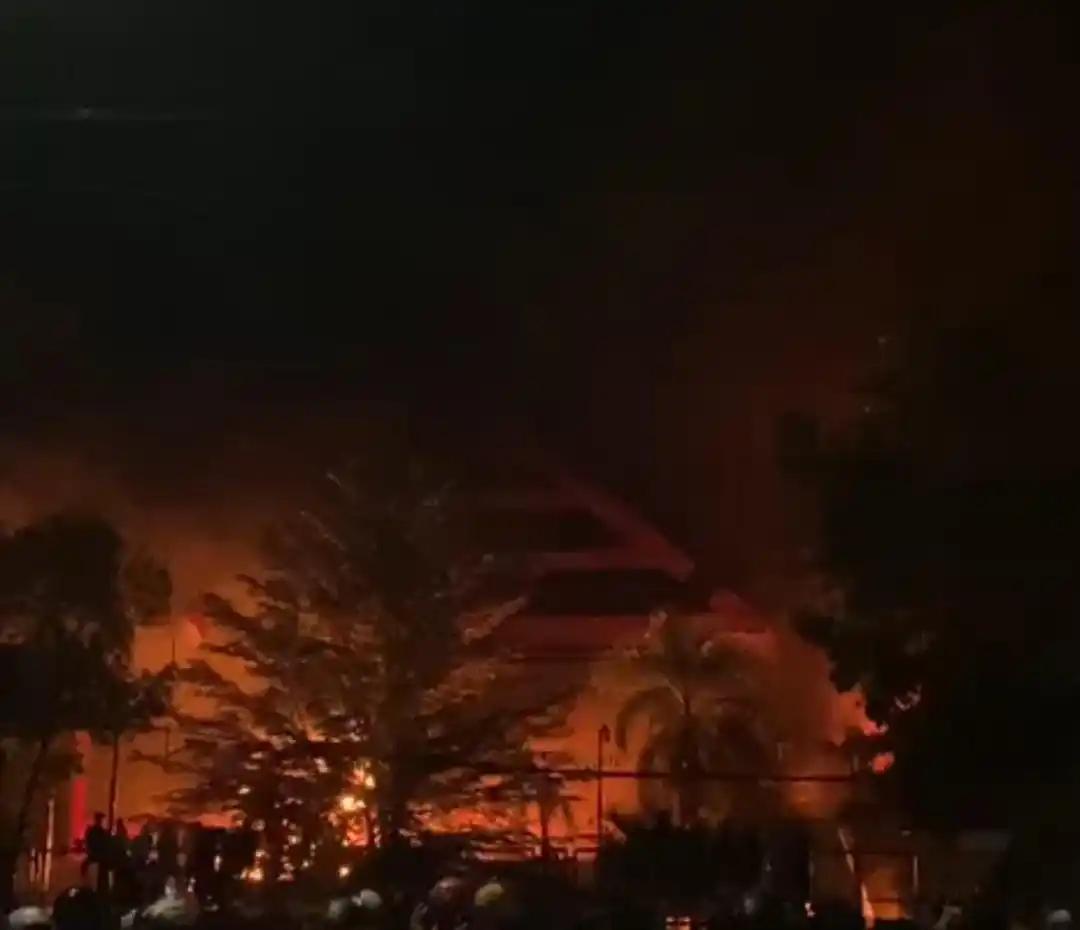 Tak hanya DPRD Makassar, DPRD Sulsel Juga Ikut Dibakar Massa