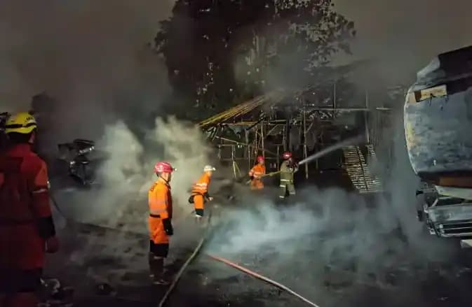 Tangki BBM Kebakaran di Bogor