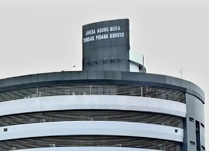 Terminal Manager PT Orbit Terminal Merak Triantoro Sarwoto Diperiksa Kejagung