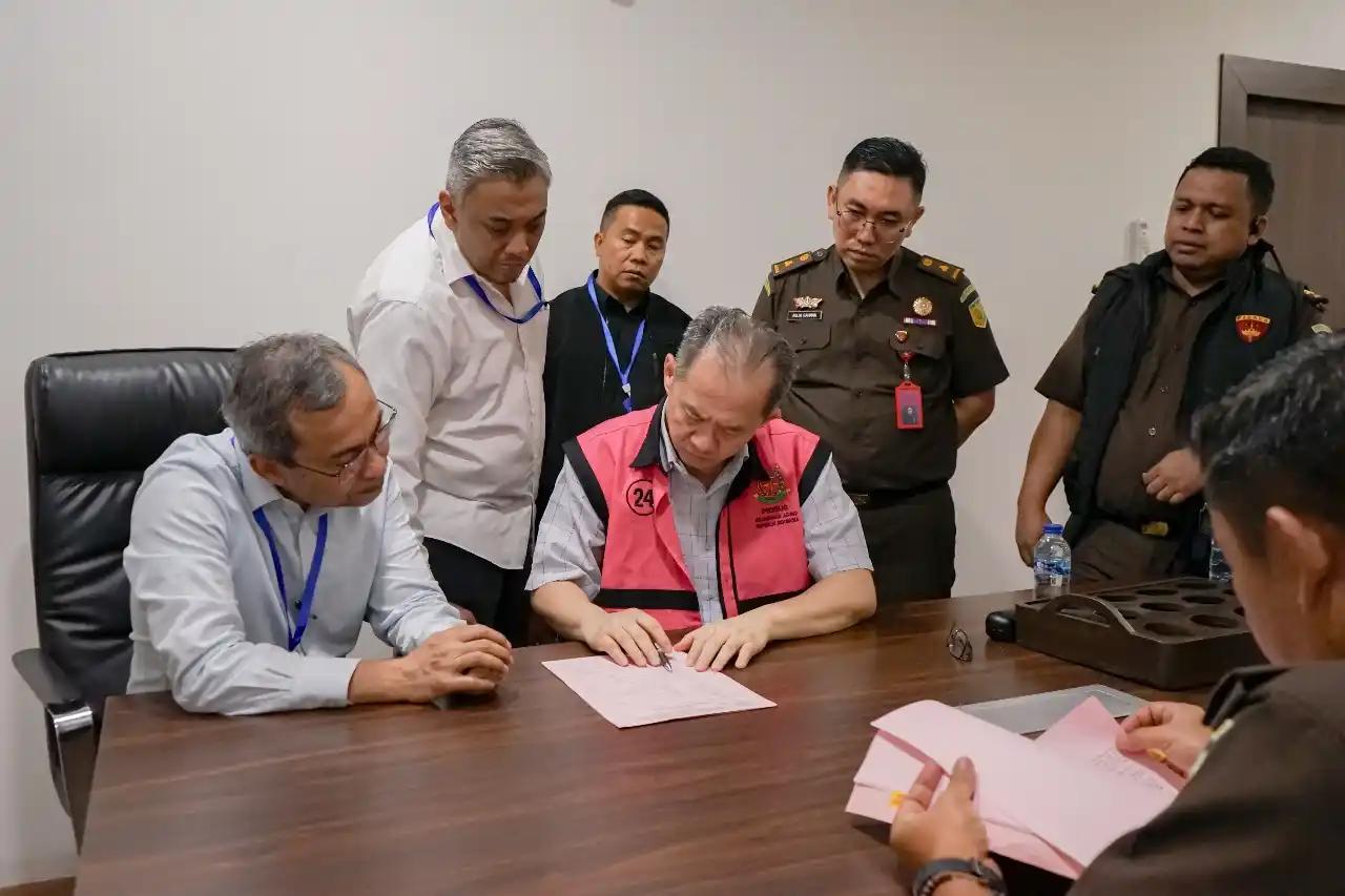 Tersangka Korupsi Impor Gula