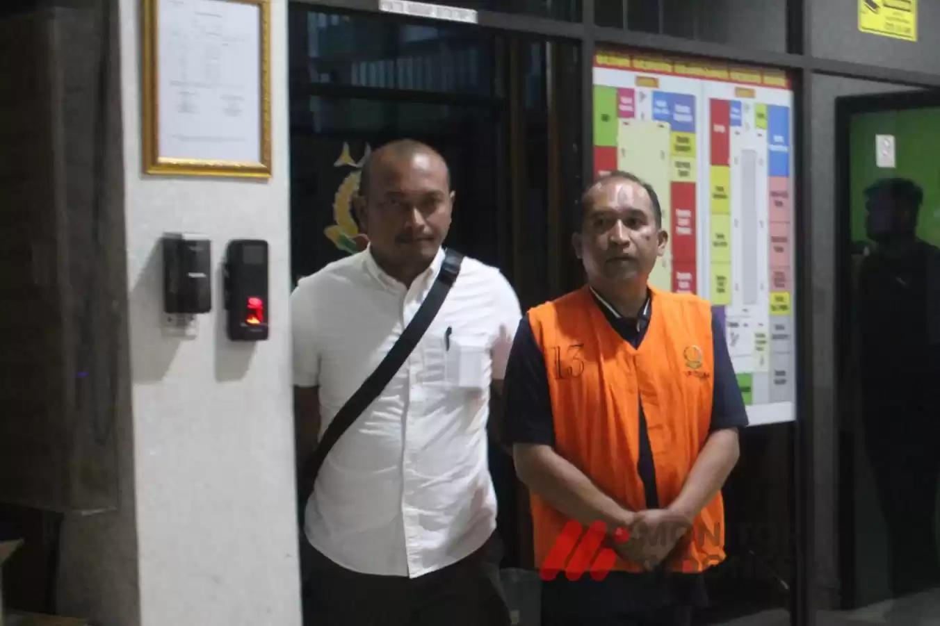 Tersangka Korupsi Pengelolaan Areal Pemakaman Umum Desa Salita
