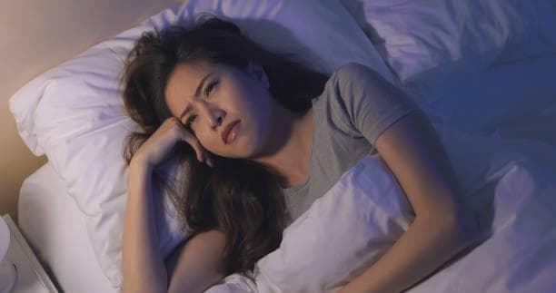 Tubuh Lelah Tapi Susah Tidur? Ini 6 Penyebabnya