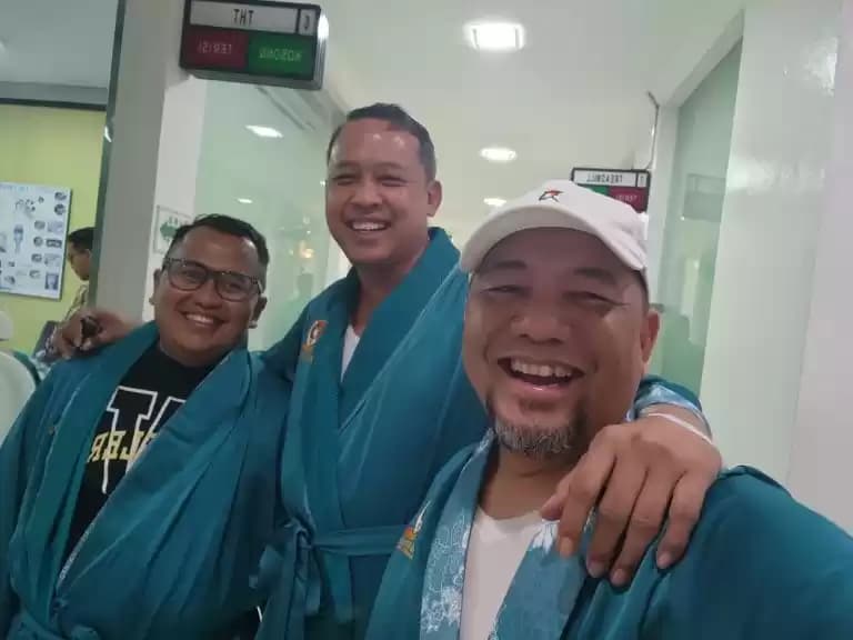 Tiga Bacalon Wali dan Wawali Kota Bekasi Test Kesehatan Di RSPAD Gatot Subroto