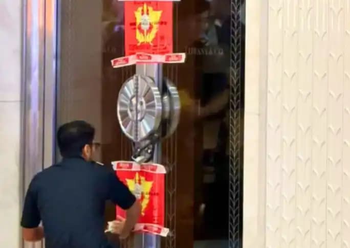 Tiga Toko Perhiasan Mewah Tiffany & Co Disegel Bea Cukai