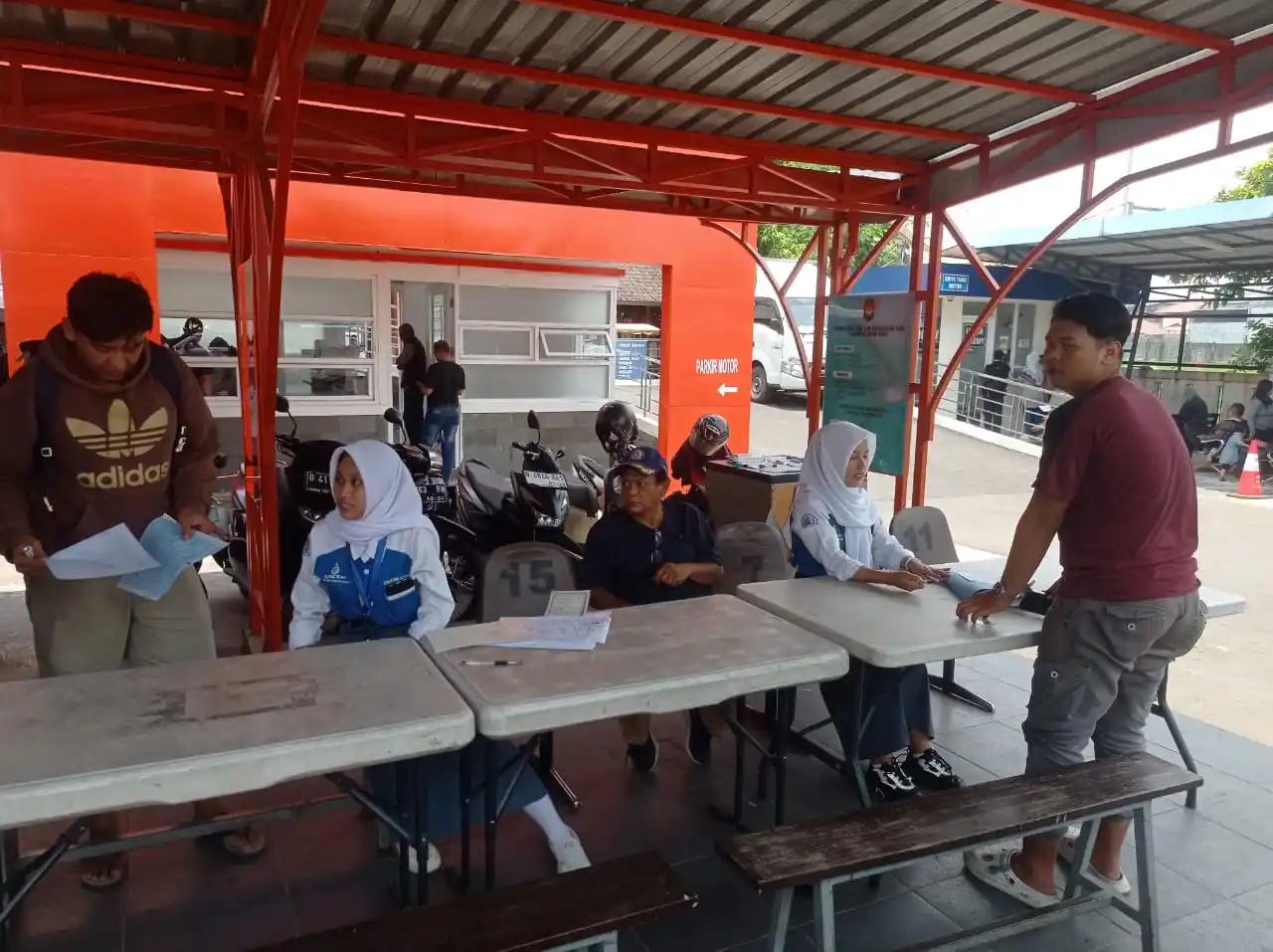 Tim Pembina Samsat Bandung Tengah Libatkan Siswa SMKN 1 Majalaya dalam Pelayanan