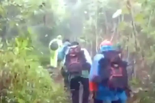 Tim SAR Gabungan cari pendaki Aunung Agung hilang