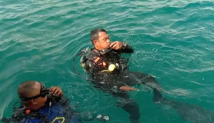 Tim SAR gabungan melakukan pencarian dua nelayan yang dilaporkan tenggelam
