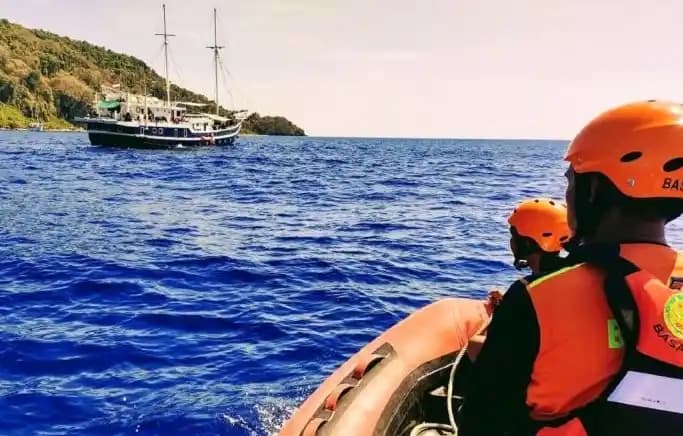 Tim SAR sementara melakukan