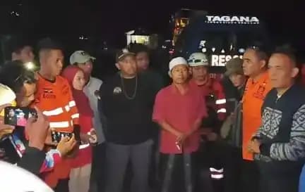 Timsar Gabungan melllakukan Pencarian Balita hanyut