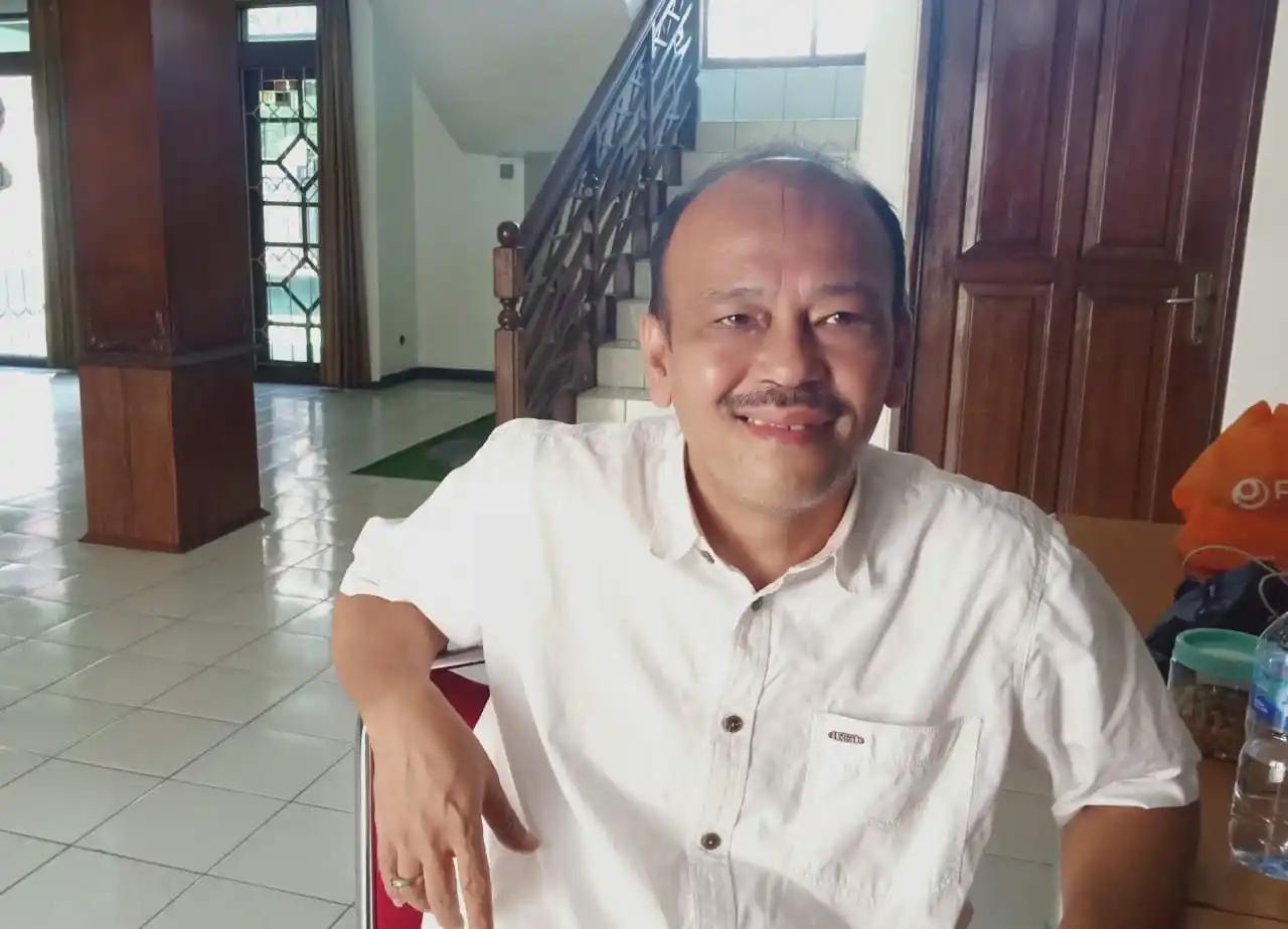 Tom Pasaribu
