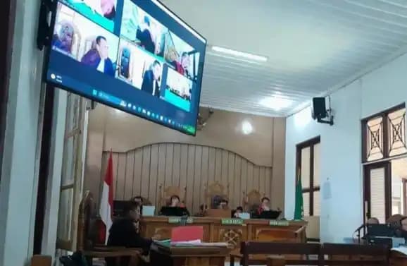 Uang Apin BK di Bank BCA Rp 145 Miliar