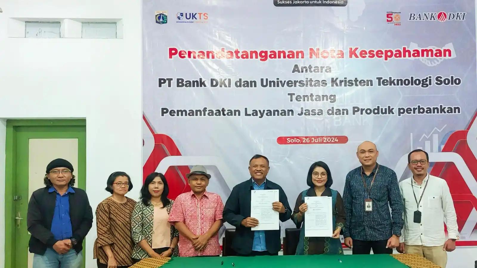 UNIVERSITAS KRISTEN TEKNOLOGI SOLO