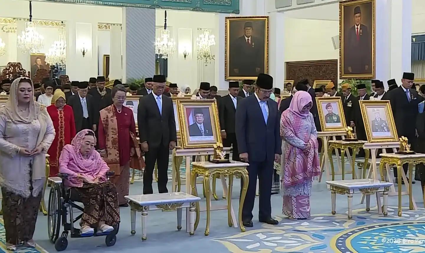 Upacara Penganugerahan Gelar Pahlawan Nasional