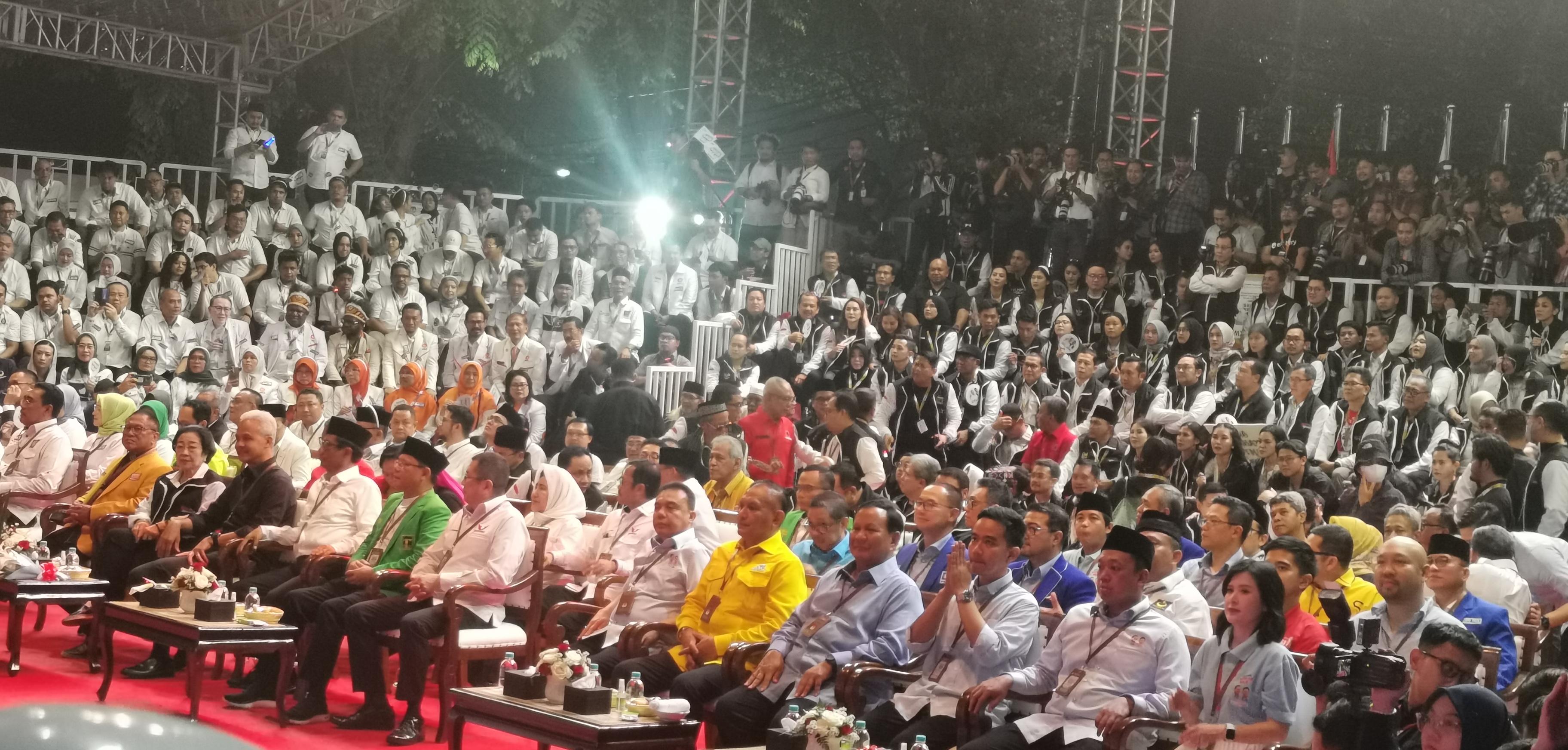 Ini Alasan Kedua Putra Joko Widodo Sungkem Kepada Putri Bung Karno di Kantor KPU