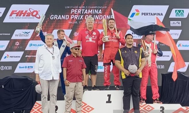 Rusty Wyatt Behasil Juarai F1 Powerboat Danau Toba 2024