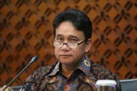 Wakil Ketua Dewan Komisioner OJK, Mirza Adityaswara