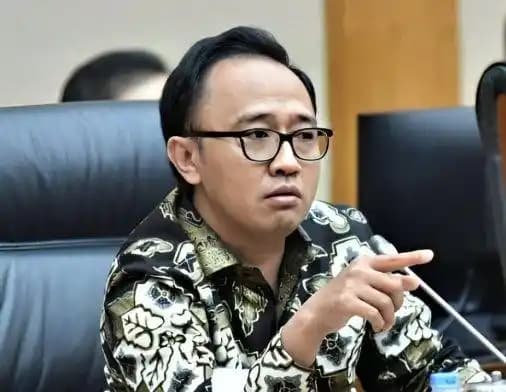 Wakil Ketua Komisi XII DPR Bambang Haryadi
