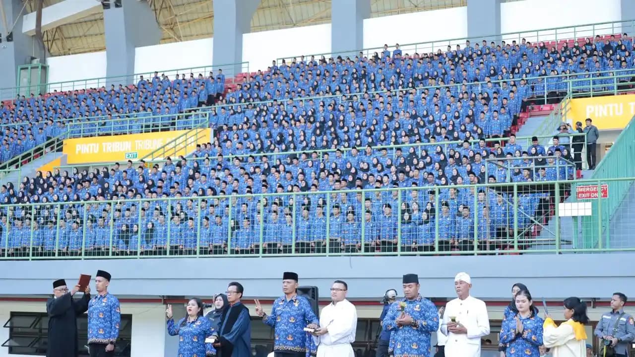 Wali Kota Bekasi, Tri Adhianto Lantik 7.969 PPPK
