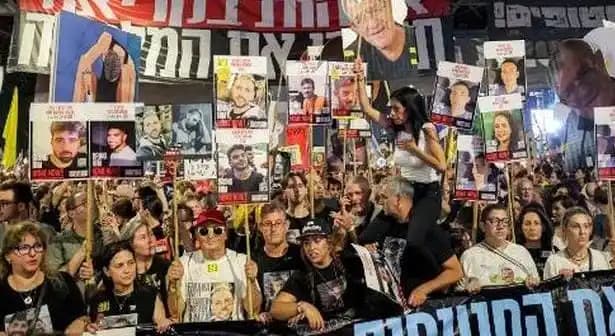 Warga Israel Demo di Tel Aviv