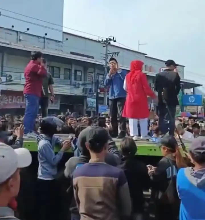 Warga Pati Demo Menuntut Bupati Sudewo Mundur