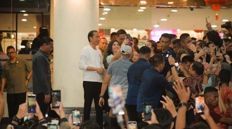 Presiden Jokowi Kunjungi Mal di Manado
