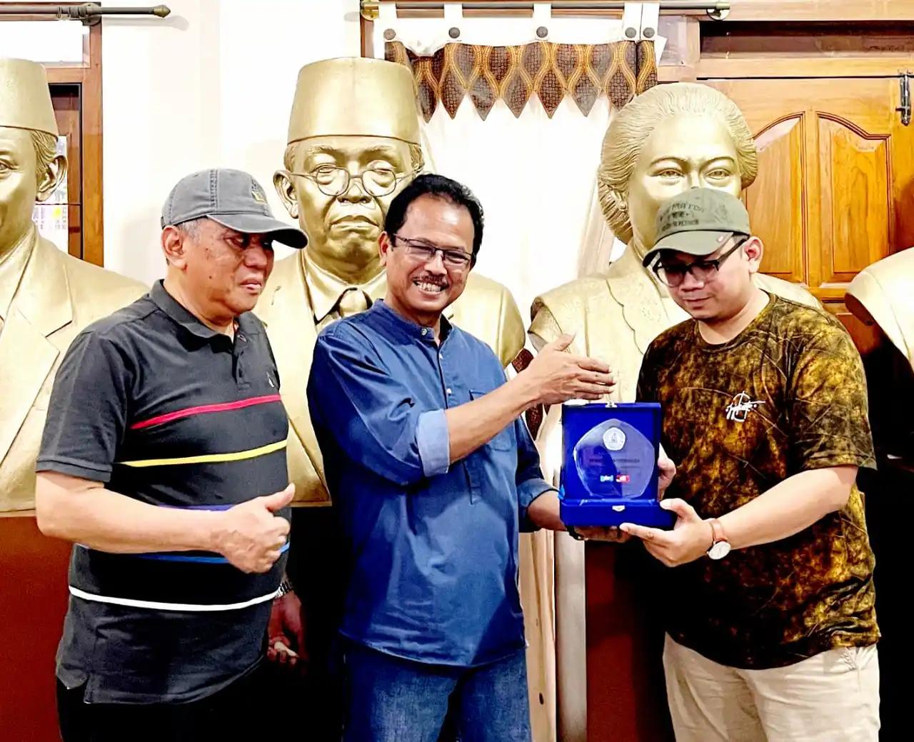 Wisata Akhir Tahun 2024 Guru SMK Multimedia Sumbangsih